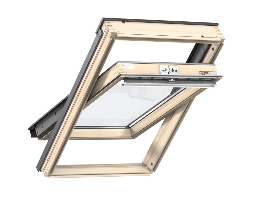 Velux, Tetőtéri ablak, GLL SK06 1064, 3-rétegű üveg, lakkozott fa, 114x118 cm Expressz kézbesítés