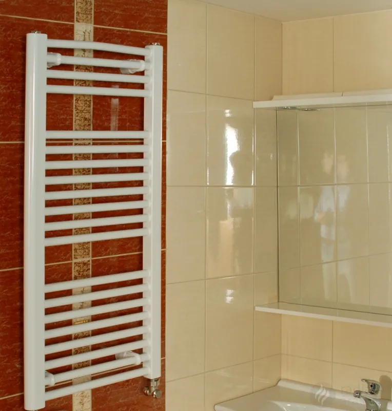 Kihagyhatatlan ajánlat CONCEPT törölközőszárító radiátor, egyenes, 450x880mm (CON_KD224500880)Concept